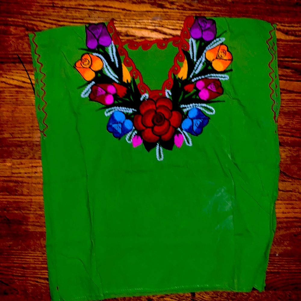 Green blusa mexicana